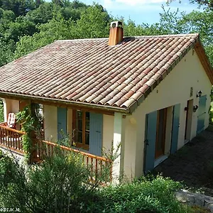 https://villa-domaine-libert-avec-prairie-et-fort-au-bord-dune.hotels-rhonealpes.com